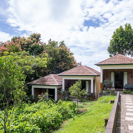 Munduk Farmhouse Villa Exterior photo